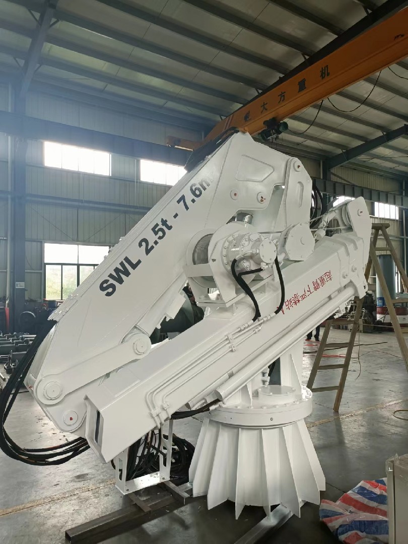 2.5t*7.6m折臂伸縮起重機(jī)